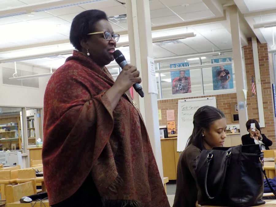 Superintendent Lynda Wood of Southfield Public Schools explains the proposed merger of Southfield High School and Southfield-Lathrup High School to Southfield Highs Schools student leaders. 
