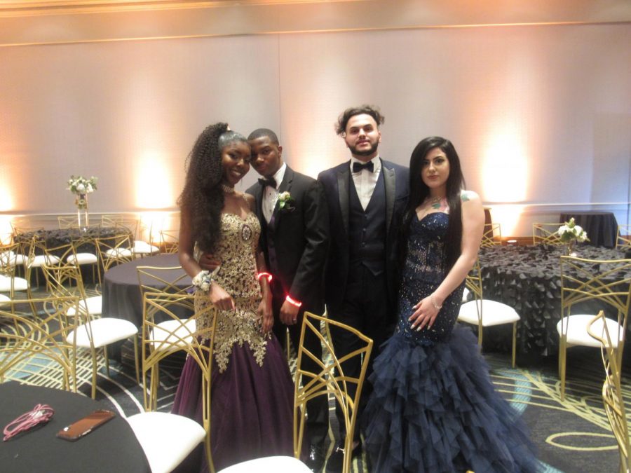 Southfield+A%26T+Seniors+Celebrate+During+the+2017-2018+Prom